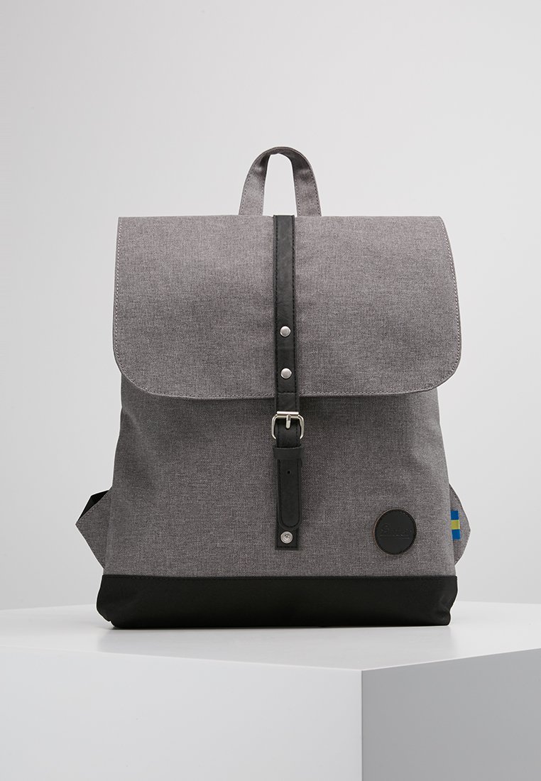 Enter BACKPACK MINI ENVELOPE Tagesrucksack grey/grau Zalando.ch
