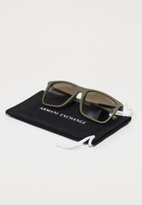 Armani Exchange Aurinkolasit - matte sage
