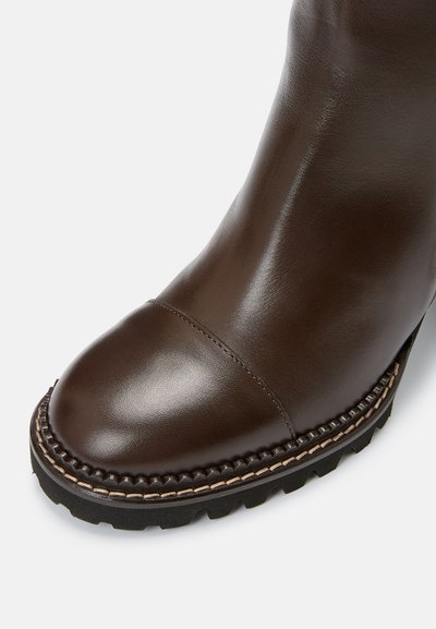 See by Chloé MALLORY - Botins de salto alto - dark brown