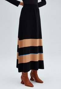 Touché Privé STRIPED WITH ELASTIC WAIST - Maxirok - black