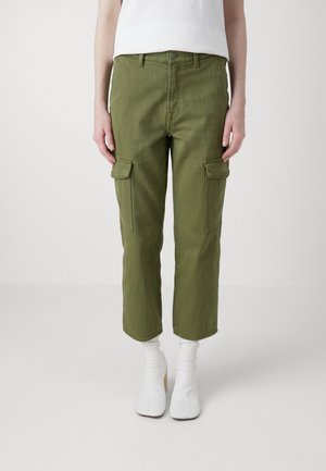 LOGAN - Pantalones cargo - green