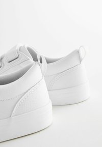 Next FASTENING FIT - Boty se suchým zipem - white