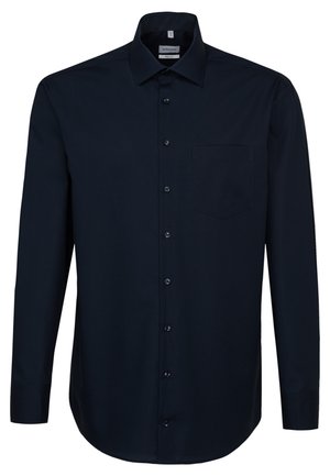 Dunkelblaues Langarmhemd aus glattem Stoff, mit Knopfleiste, einer einzelnen Brusttasche und klassischem Kragen.