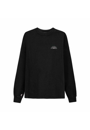 Czarna bluza z długim rękawem i okrągłym dekoltem, z małym różowym nadrukiem słońca na lewej piersi oraz małą emblematem na mankiecie lewego rękawa.