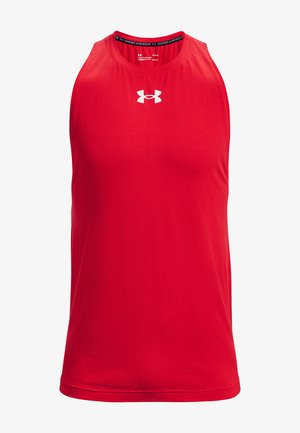 Top atlético sin mangas de color rojo, hecho de una tela suave, con escote redondo y un pequeño logo blanco en el pecho.