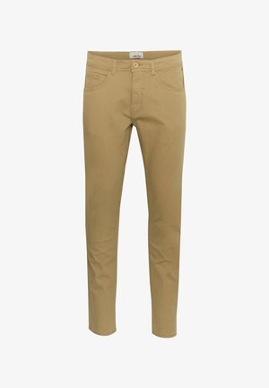 Chino bej cu o croială slim. Confectionați dintr-un amestec de bumbac, având două buzunare laterale și un singur buzunar la spate, finisat cu un sistem de închidere cu buton.