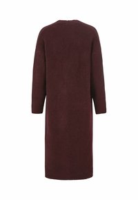 Vinröd stickad klänning med lös passform, långa ärmar och längd till mitten av vaden. Mjuk textur och enkelt design, ingen synlig hårdvara.