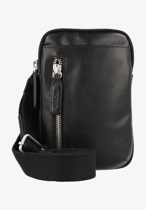 Schwarze Leder-Crossbody-Tasche mit glatter Textur, silbernen Reißverschlüssen und einem abnehmbaren schwarzen Stoffriemen. Mit einem Logodetail an der Seite.