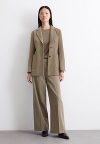 Marc O'Polo 2-BUTTON, ATTACHED POCKETS, NOTCH LAPEL - Blazer - shaded brown melange