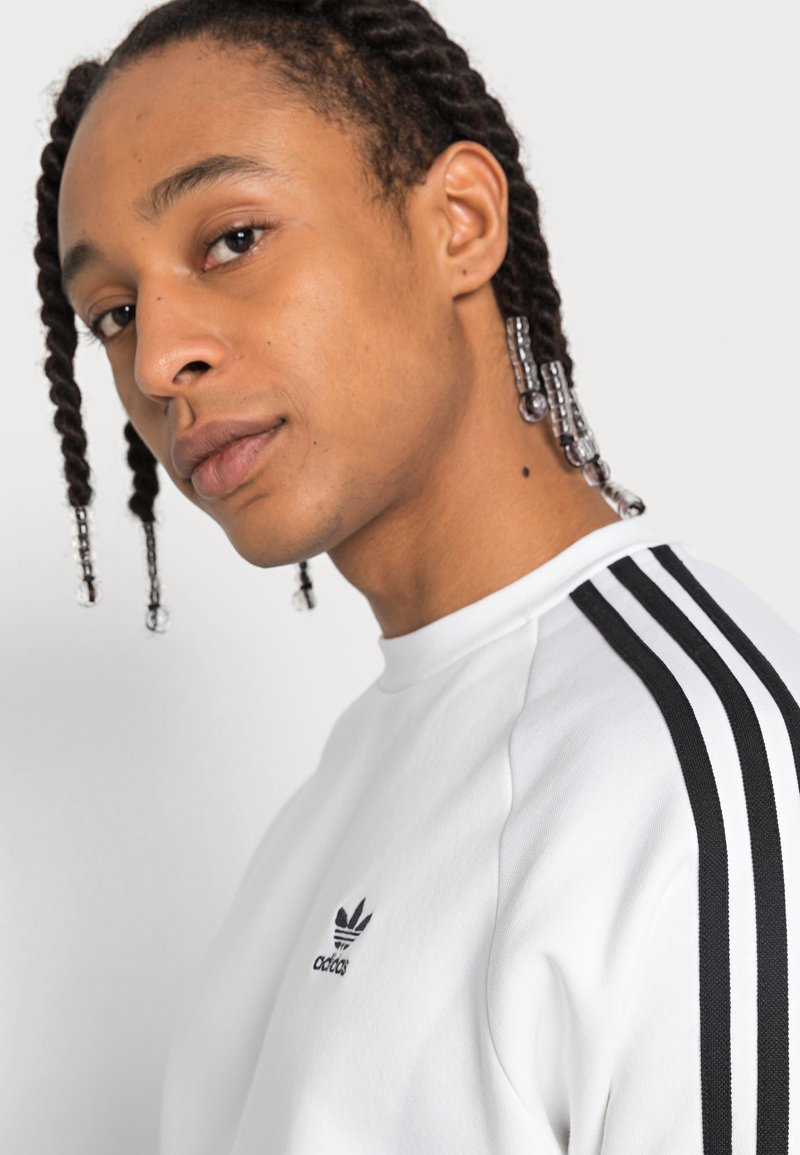 adicolor classics 3 stripes crew sweatshirt