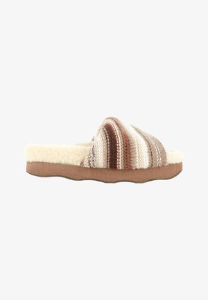 Pantufla tejida de un solo pie con rayas marrones y beige, con forro suave de forro polar y suela acolchada vista de lado.