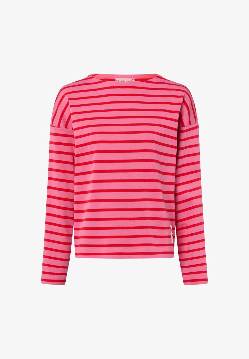 Chemise rose à manches longues avec de fines rayures horizontales rouges, col rond et coupe décontractée.