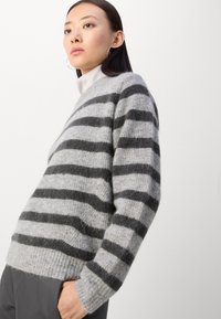 Mos Mosh THORA STRIPE CREWNECK - Pulover - sharkskin