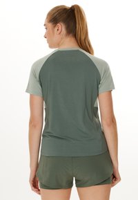 Endurance ABBYE - T-shirts print - desert green
