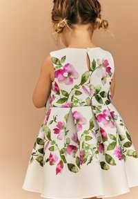 Next REGULAR FIT-SLEEVELESS FLORAL - Vestido de cóctel - ecru white