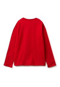 Camiseta roja de manga larga en algodón, con cuello redondo, dobladillo recto y sin gráficos ni patrones visibles en la parte trasera.