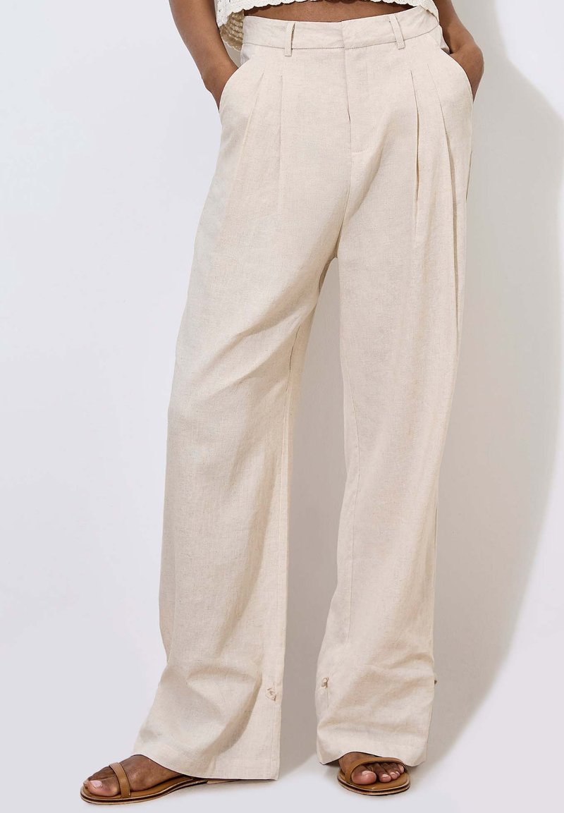 Apricot - PLEATED WIDE LEG - Trousers - cream, Enlarge