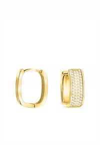 Guldtonade hoopörhängen med en kvadratisk form till vänster och en rektangulär design med kristalldetaljer till höger.