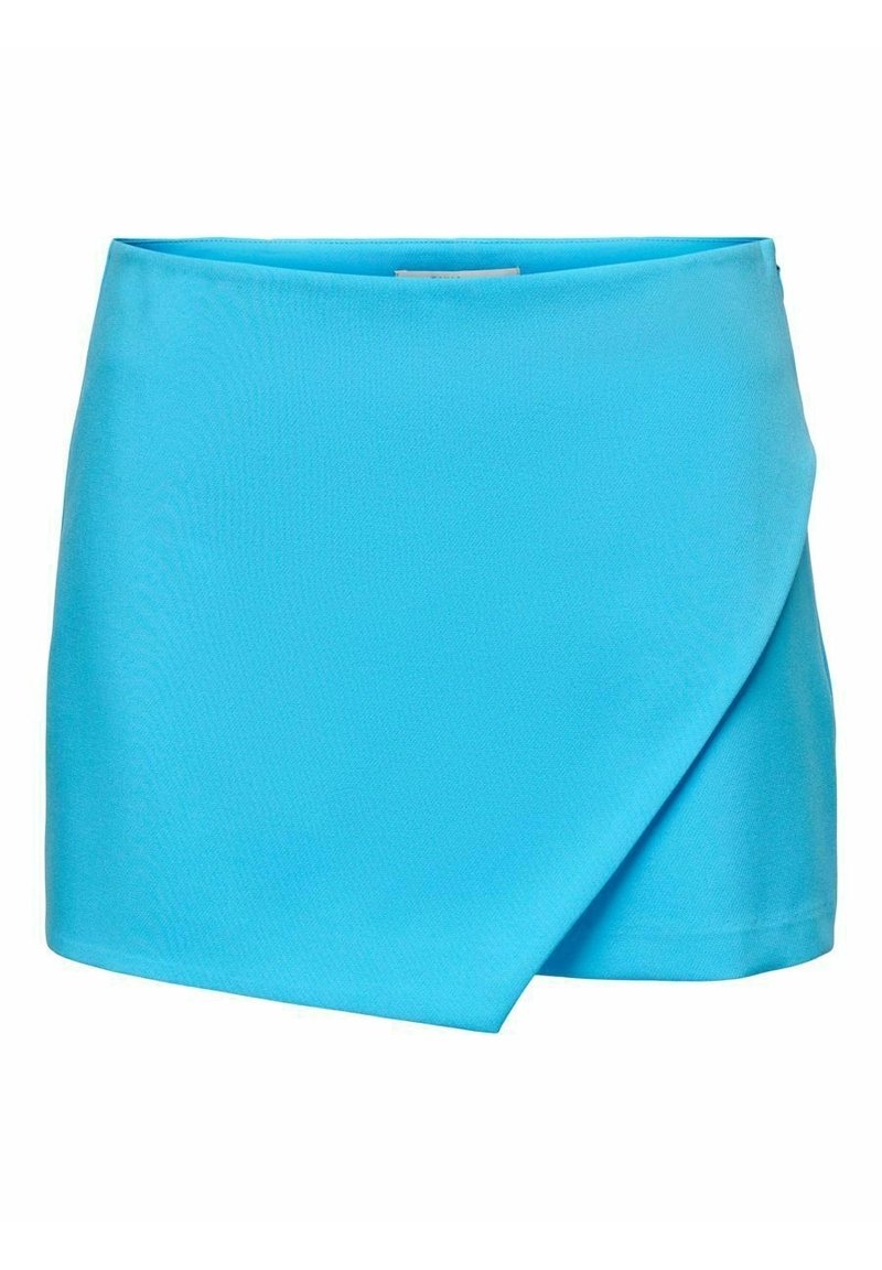 Minifalda azul envuelta, confeccionada en una tela suave. Presenta un dobladillo diagonal y una cintura plana. Sin bolsillos ni herrajes visibles.
