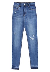 Ljust blå denimjeans med hög midja, slitna detaljer och smal passform. Har fem fickor och en knäppning vid midjan.