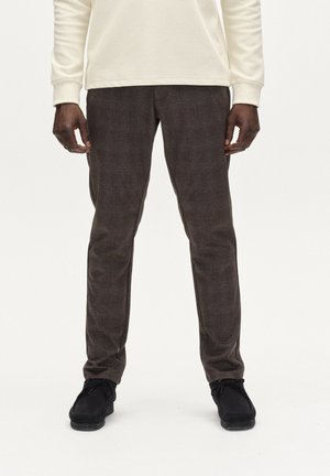 PAUL NYGO - Nohavice chinos - dark brown