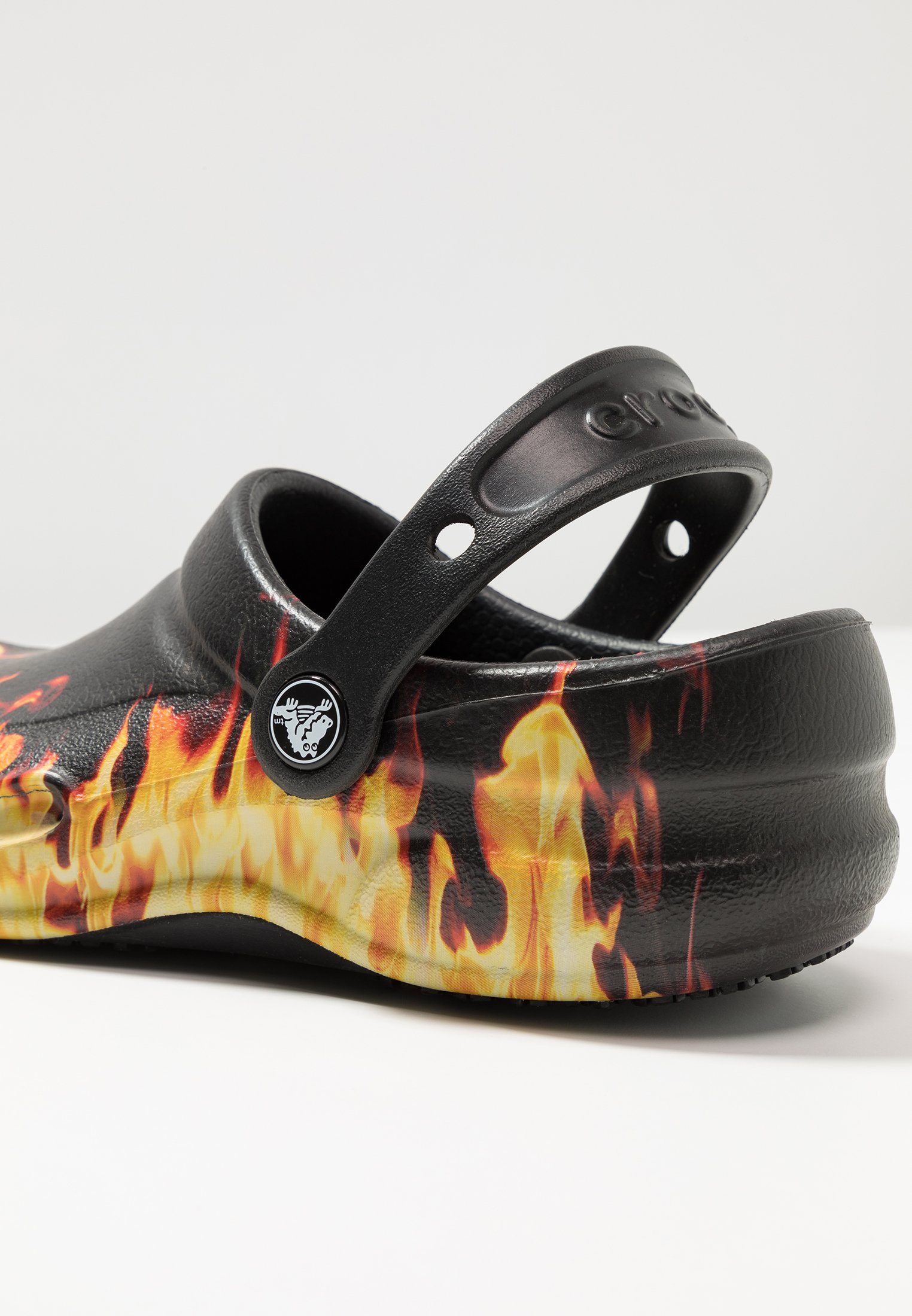 bistro graphic clog black floral