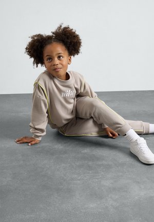 ESSENTIALS CREW SET - Felpa - college grey