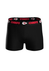 Bóxer negros con una cinturilla roja y negra que presenta el logotipo y emblema de "CHIEFS". Fabricado con un tejido suave y un diseño ajustado.
