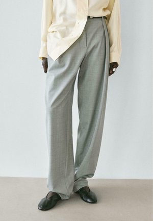 FLOWING WITH DARTS  - Pantalon classique - light grey