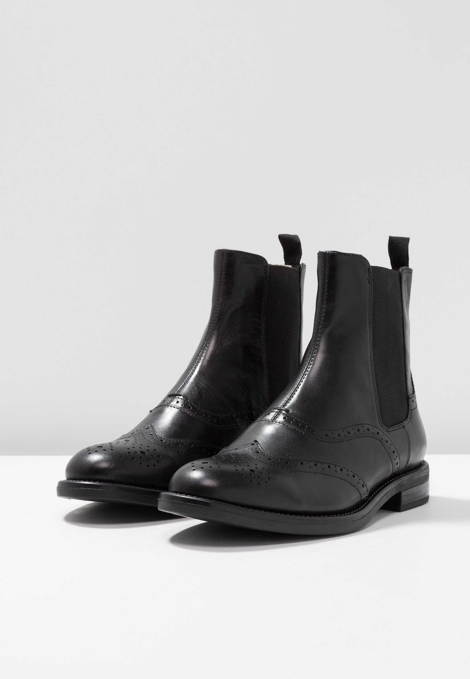 zalando vagabond amina