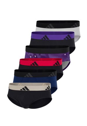 Seks par Adidas herre underbukser i sort med taljebånd i hvid, lilla, sort, lilla mønster, rød og marineblå, stablet diagonalt.