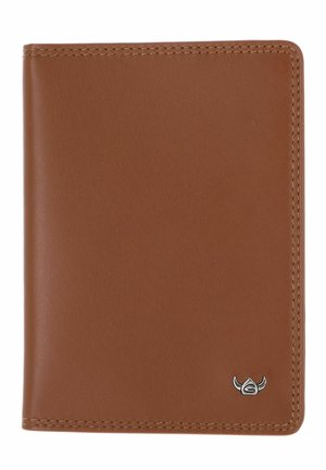 Braune Lederbrieftasche mit sichtbaren Nähten und einem kleinen silbernen Logo mit einem stilisierten gehörnten Emblem in der unteren rechten Ecke.