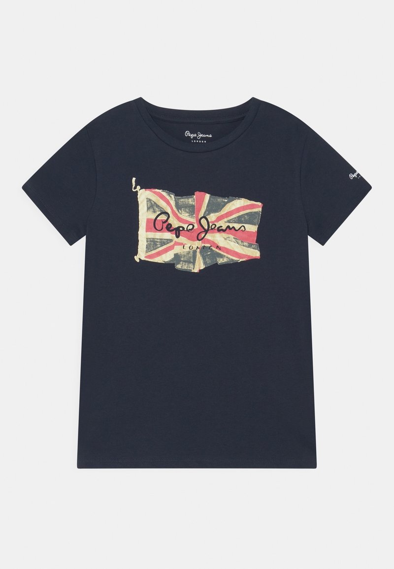 T-shirt in cotone blu navy con grafica della bandiera Union Jack invecchiata e testo "Pepe Jeans London" in nero. Maniche corte e scollo rotondo.