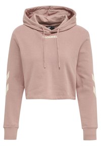 Felpa corta in morbido tessuto rosa con cappuccio regolabile, caratterizzata da un logo bianco sul petto e da dettagli a forma di chevron bianchi sulle maniche.