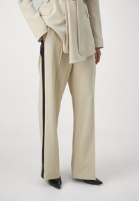 KARL LAGERFELD TAILORED SUIT PANTS - Kelnės - beige