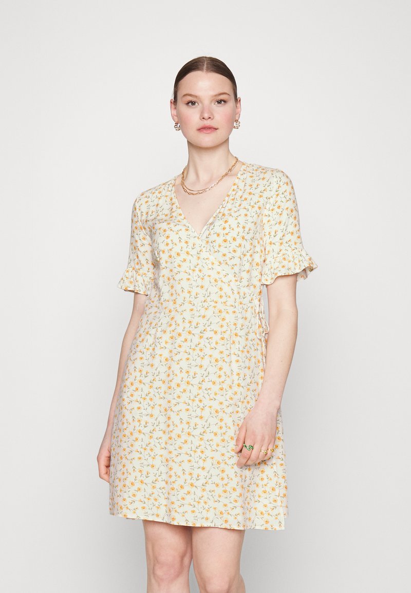 YAS SS WRAP PB Jurk eggnog/yellow/geel Zalando.nl