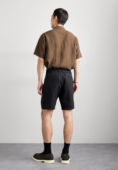 NN.07 SEB - Short - black