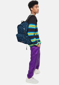 Eastpak OUT OF OFFICE - Mochila - bliss cloud