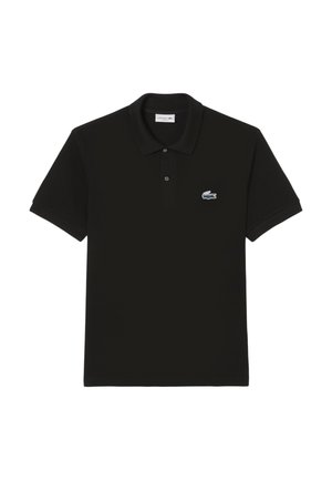 Camisa tipo polo negra de algodón, con cuello clásico, botonera y logo de Lacoste bordado en el pecho. Mangas cortas.