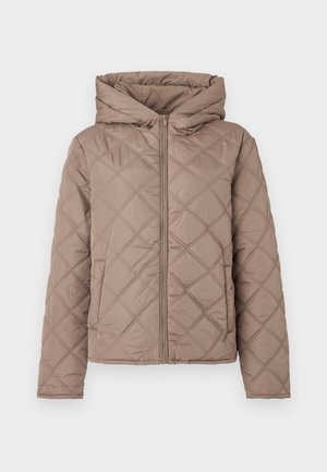 Pledots kapucēts aizsargjaka gaiši brūnā krāsā, ar priekšējo rāvējslēdzēju, diagonālu šuvju rakstu un elastīgām aprocēm ciešai piegulšanai.