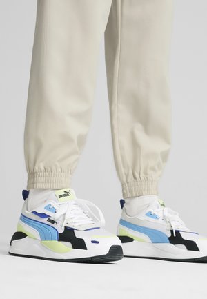Puma SNEAKERS - Zapatillas - white team light blue black