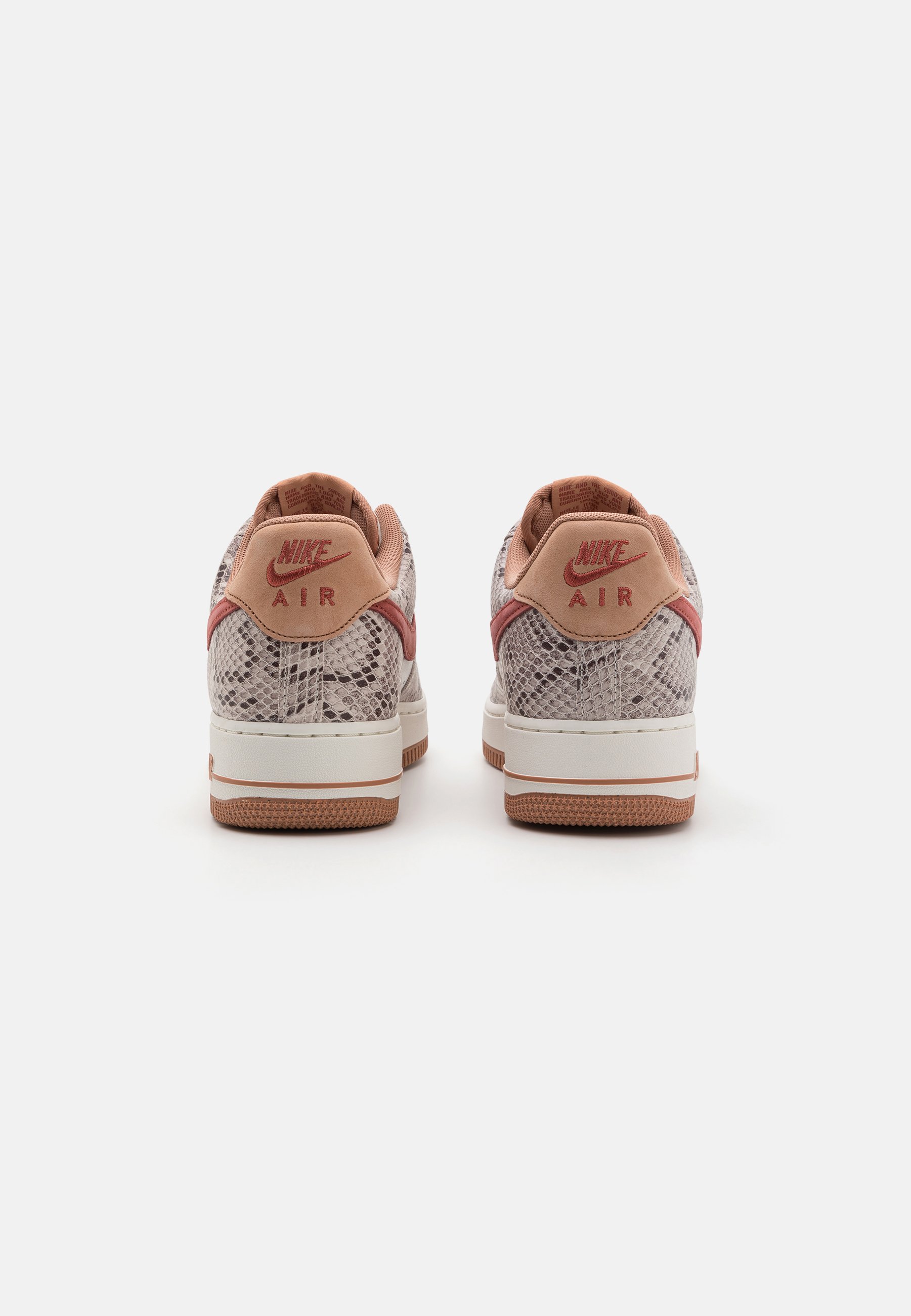 nike lv8 pink