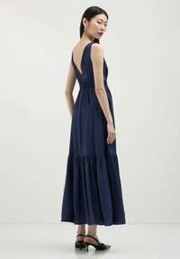 Calliope LUNGO CON BALZA  - Vestito lungo - blu