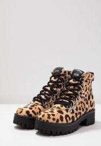 Steve Madden Bottines à plateau - multi-coloured