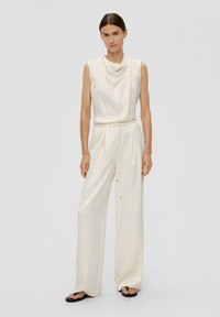 s.Oliver BLACK LABEL MIT WIDE LEG - Pantalon classique - natur