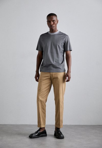 Emporio Armani T-shirts med print - grey