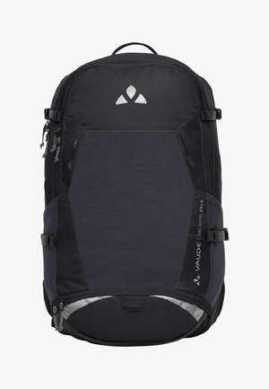 Schwarzer Rucksack mit strukturierter Oberfläche, gepolsterten Trägern, Seitentaschen und reflektierenden Akzenten. Verfügt über ein Logo in der oberen Mitte.