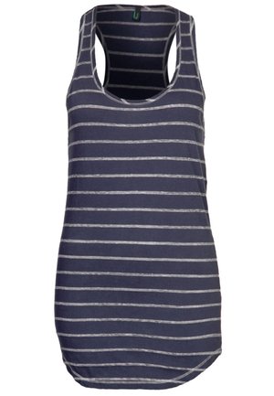 Granatowy top na ramiączkach z szarymi poziomymi paskami, wykonany z miękkiego materiału, bez rękawów, z okrągłym dekoltem i zaokrąglonym dołem.