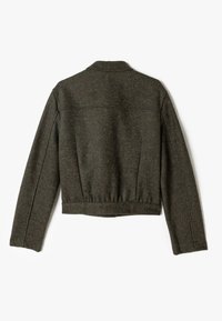 Mørkegrøn cropped jakke i en struktureret uldblanding, med lange ærmer, en mandarin krave og en samlede talje.