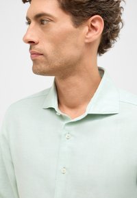 Eterna LINEN SHIRT - SLIM FIT - Camicia elegante - lime